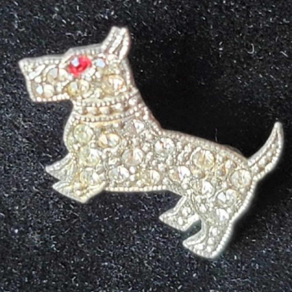 B2G1!  Vintage Scotty Dog Rhinestone Pin